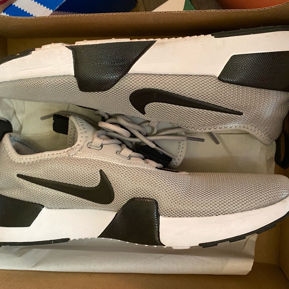 Nike ashin modern